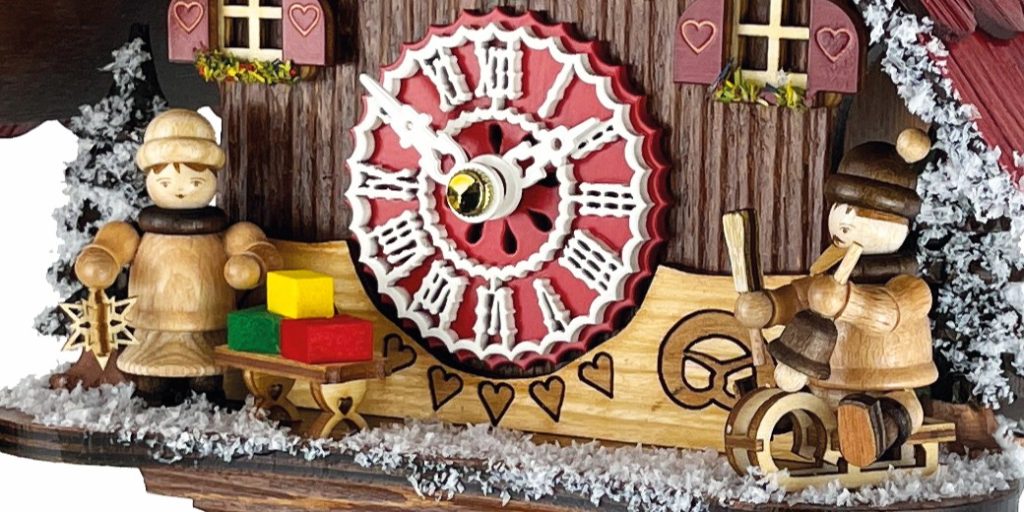 figurines Erzgebirge sur un coucou de noël